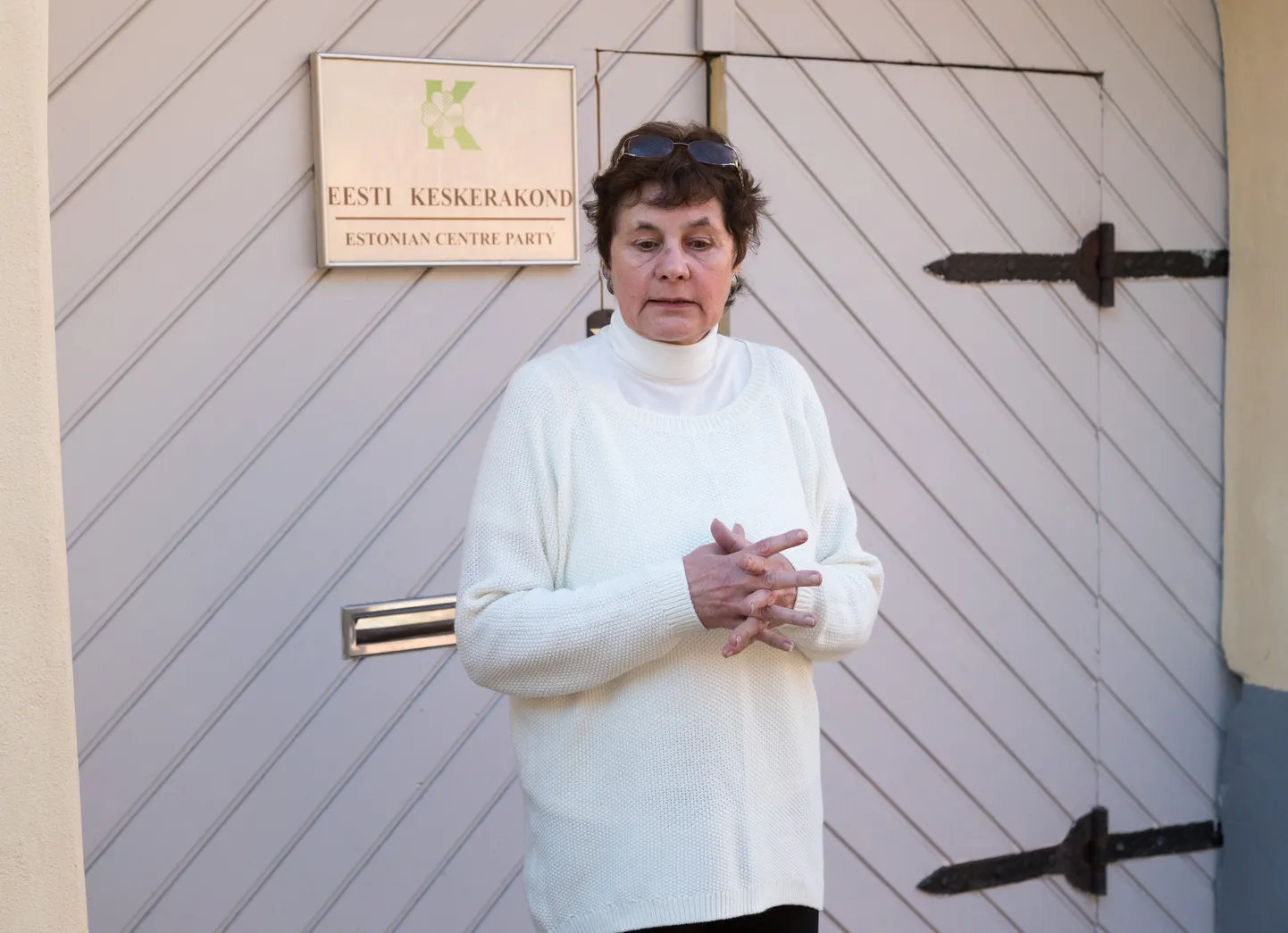 Kesknädala peatoimetaja Urmi Reinde vabastati sel nädalal ametist usalduse kaotuse tõttu.