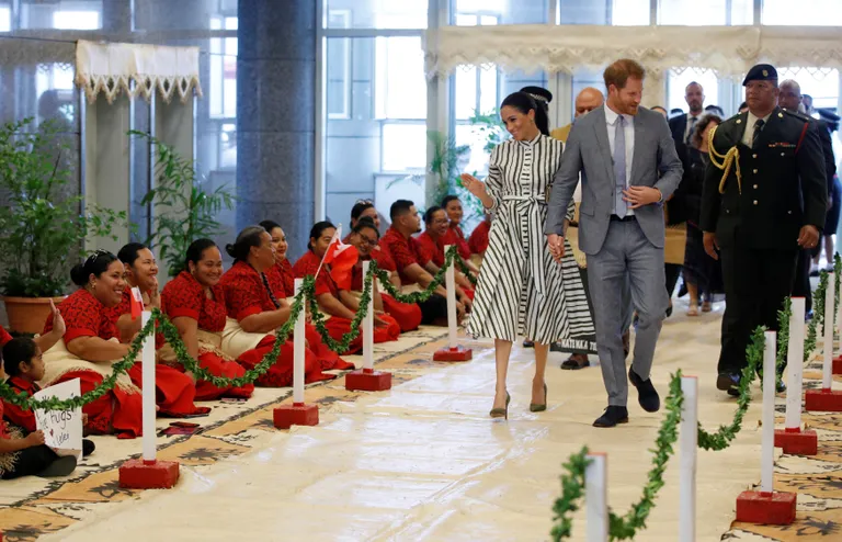 Prints Harry ja hertsoginna Meghan saabumas kohtumisele Tonga peaministri Samiuela Akilisi Pohivaga