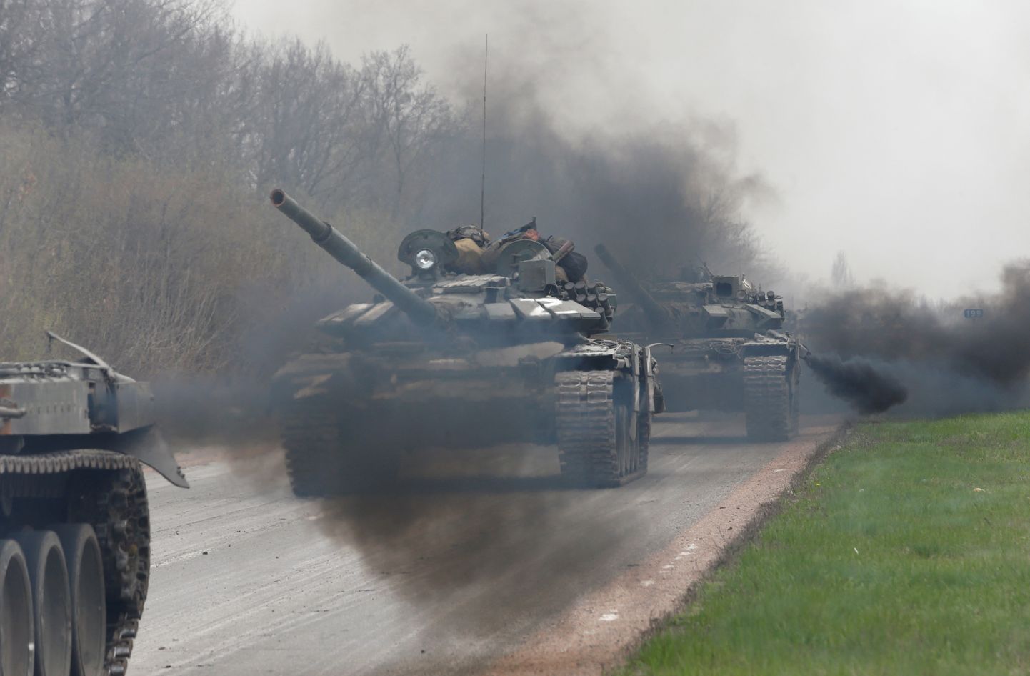 Vene tankid Mariupoli lähistel - ühed tõenäolised uue drooni sihtmärgid.