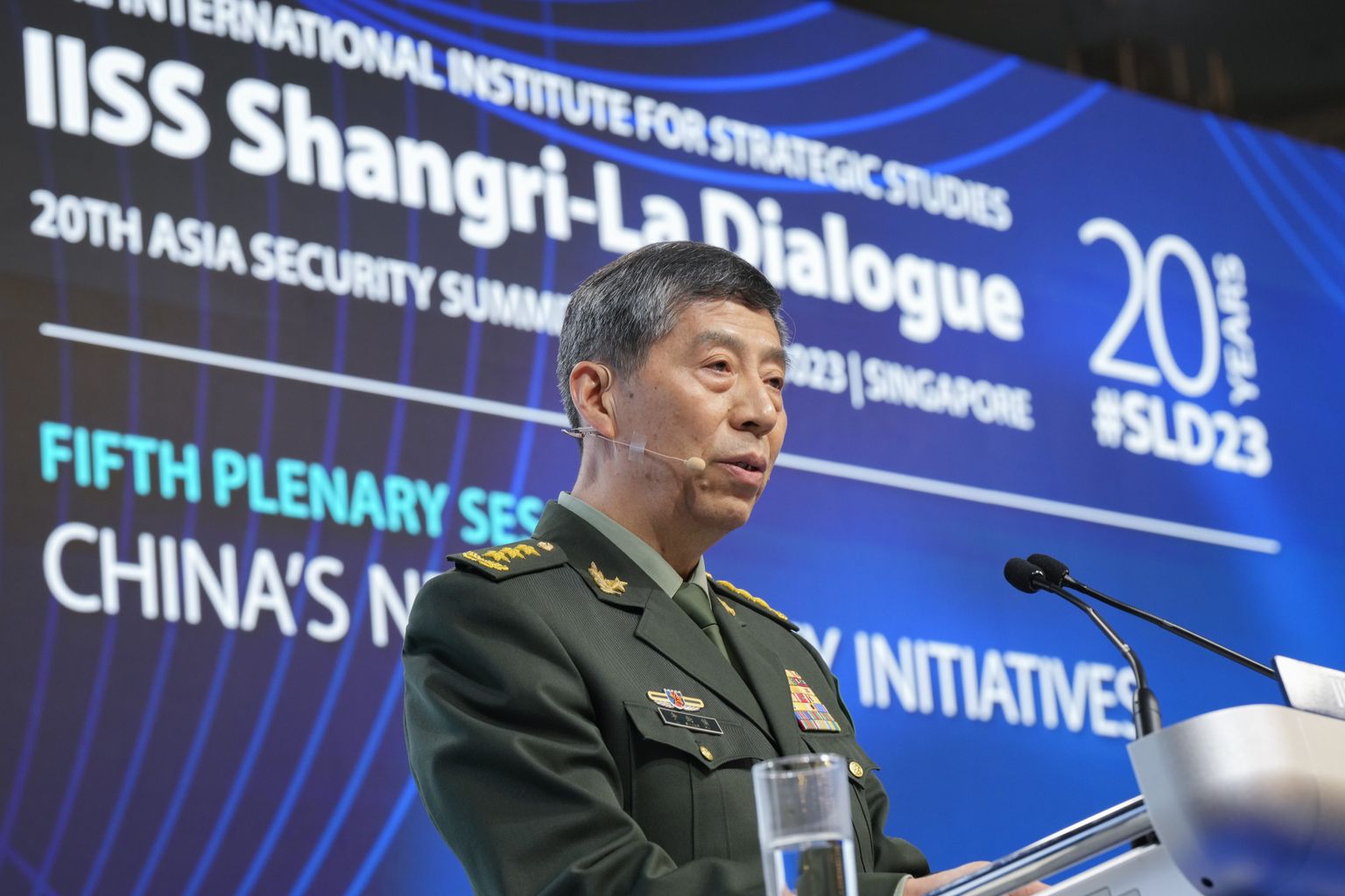 Hiina kaitseminister kindral Li Shangfu esineb ettekandega Shangri-La dialoogi lõpupäeval, 4. juunil 2023 Singapuris
