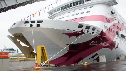 Человек упал за борт и пропал ⟩ Капитана круизного лайнера Tallink обвиняют в халатности