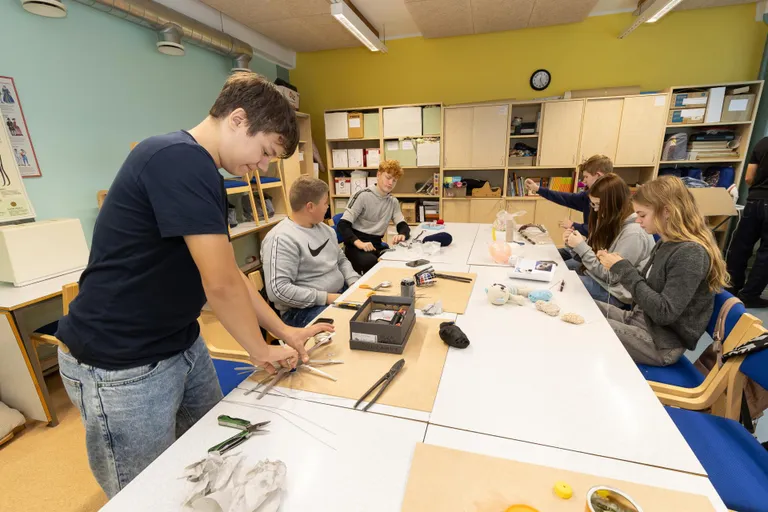 Iga õpilane sai teha, mis tahtis: kes karumõmmi, kes kuumaõhupalli.