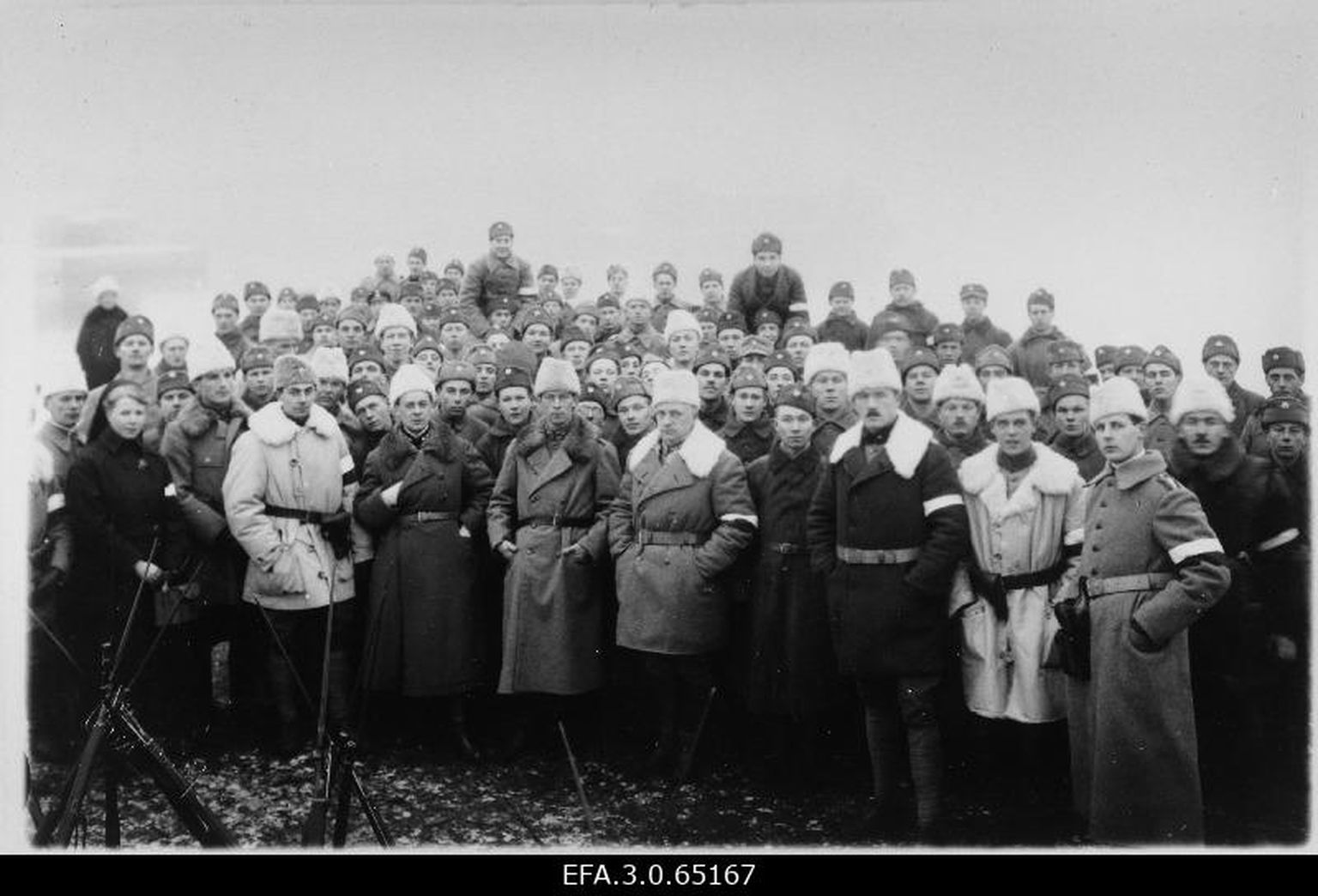 1.Soome vabatahtlike salga sõdurid sadamas pärast saabumist Eestisse. Esireas paremalt viies pataljoniülem major Martin Ekström.