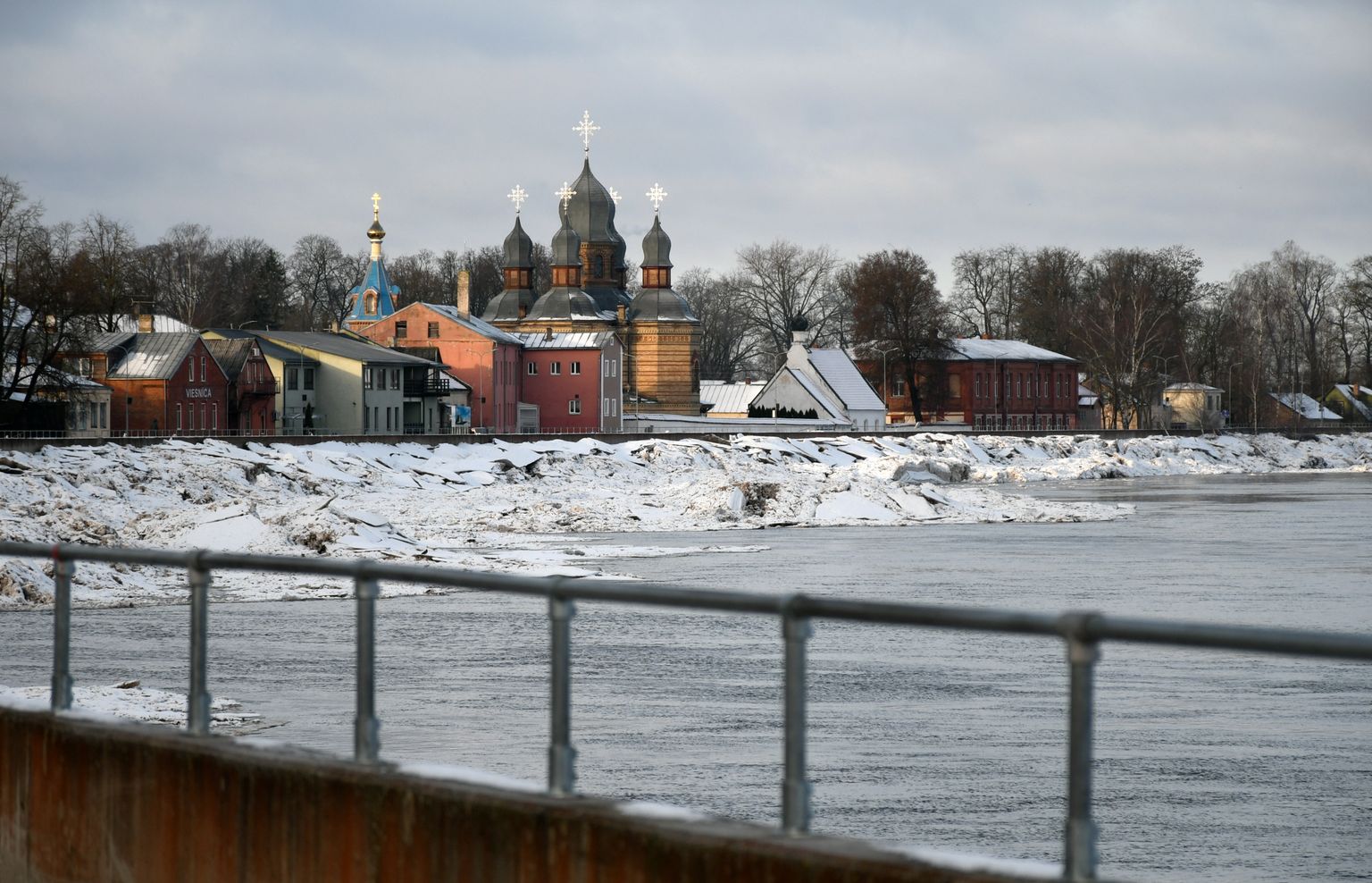 Jēkabpils pēc plūdiem, kad 14. janvārī ūdens līmenis Daugavā sasniedza 8,92 metrus.