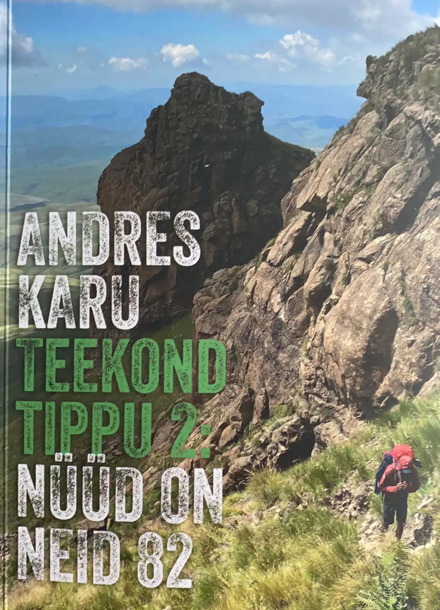 TRÜKISOE: Värske teose esimesed eksemplarid sai Andres Karu kätte esmaspäeval.