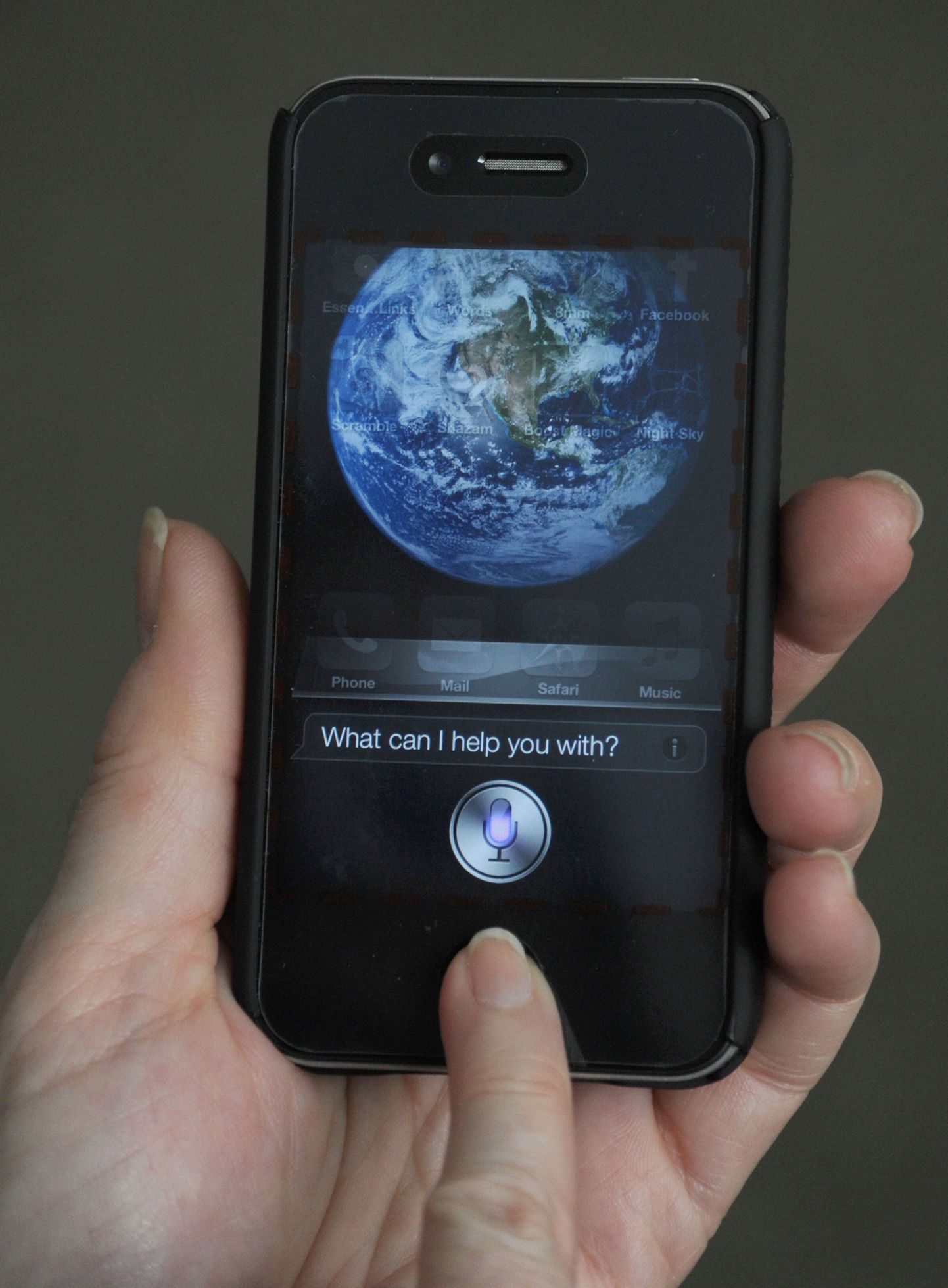 Siri rakendus iPhone 4S-is.