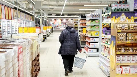 Ministrija: Dati liecina, ka iedzīvotājiem pastiprināti pievērš uzmanību akcijas precēm un citām atlaidēm