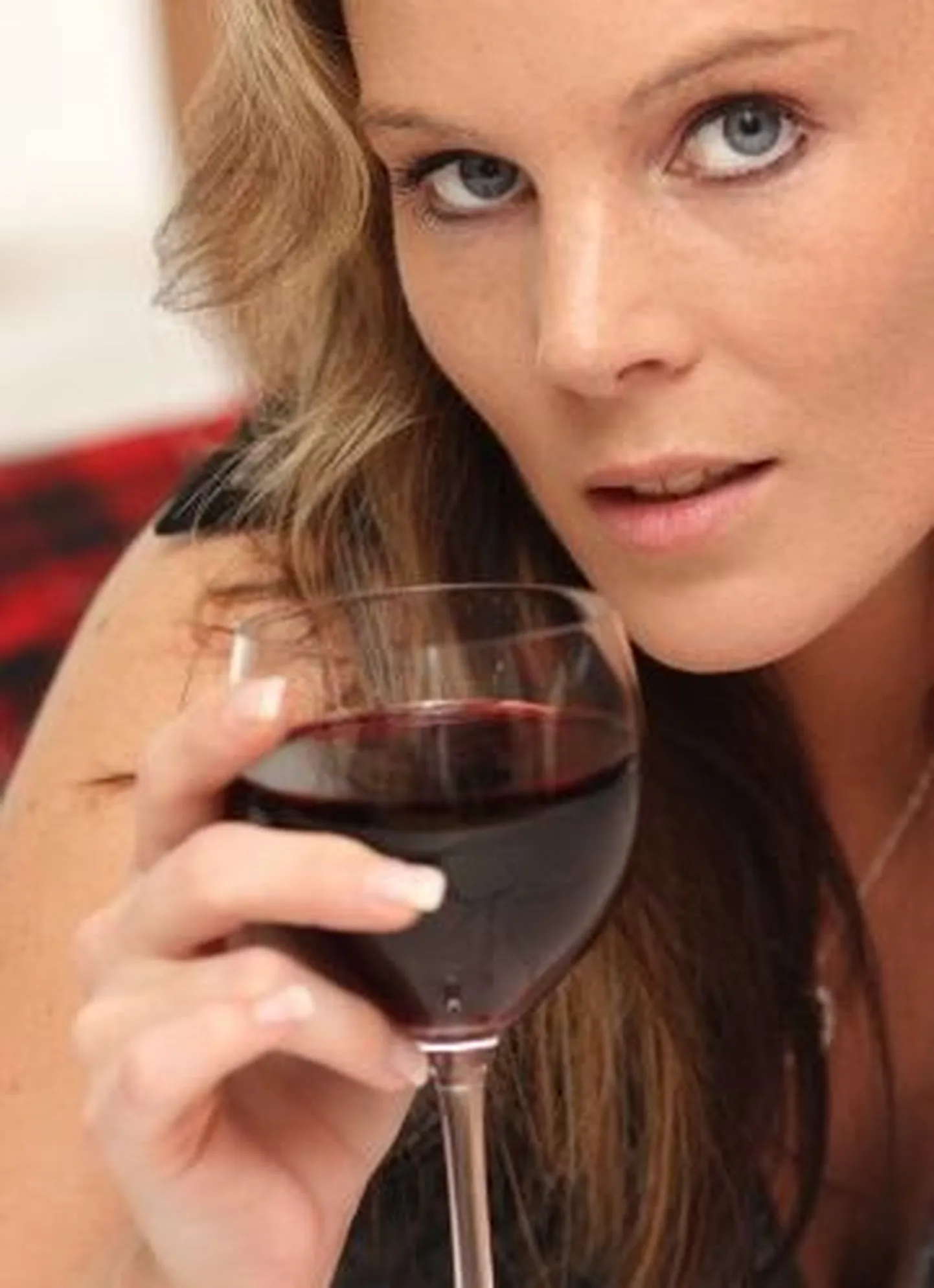 Alkoholi kuritarvitamine kahjustab mälu, kuid sõltlased ise seda ei märka.