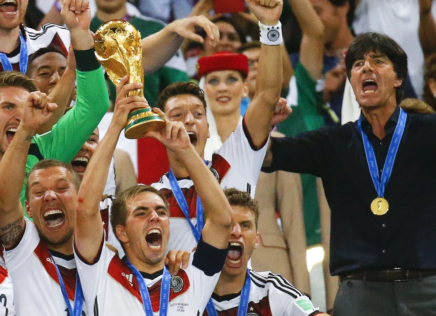Philipp Lahm MM-karikaga.