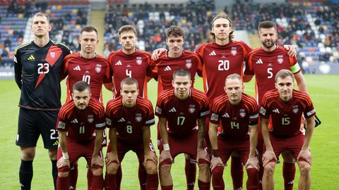 Latvijas futbolisti Baltijas kausa mačā pēcspēles sitienu sērijā piekāpjas Lietuvai