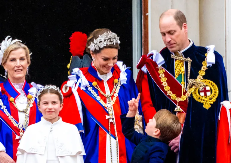 Prints William, printsess Catherine, printsess Charlotte ja prints Louis.