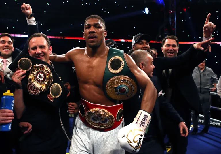 Anthony Joshua oma meistrivöödega pärast Vladimir Klitško alistamist.