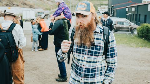 ATRODI SEVI! ⟩ Tomātu un gurķu festivālā lustīgi aizvadītas kaiju saucienu imitēšanas sacensības