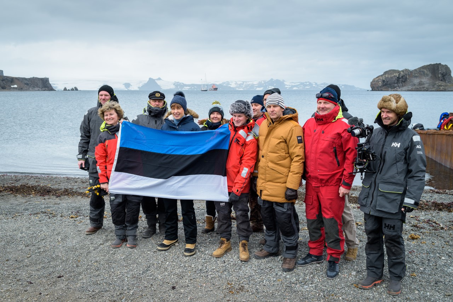 LAHETAGUSELT PÄRIT MAADEUURIJA saavutust tähistatakse Antarktikas Bellingshauseni baasis, kus on kohal ka Eesti president Kersti Kaljulaid.