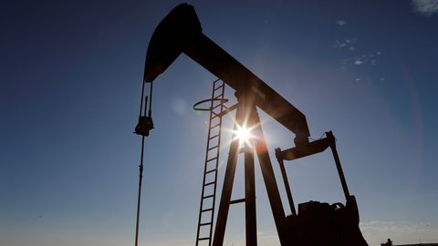 Nafta tõusis nõrga dollari tõttu, kuid alustab 2023. aasta esimest nädalat miinuses