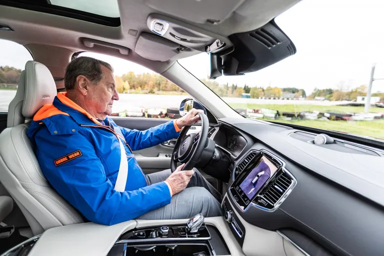 Urmas Lepik hindab Volvo XC90 sõiduomadusi üllatavalt headeks.