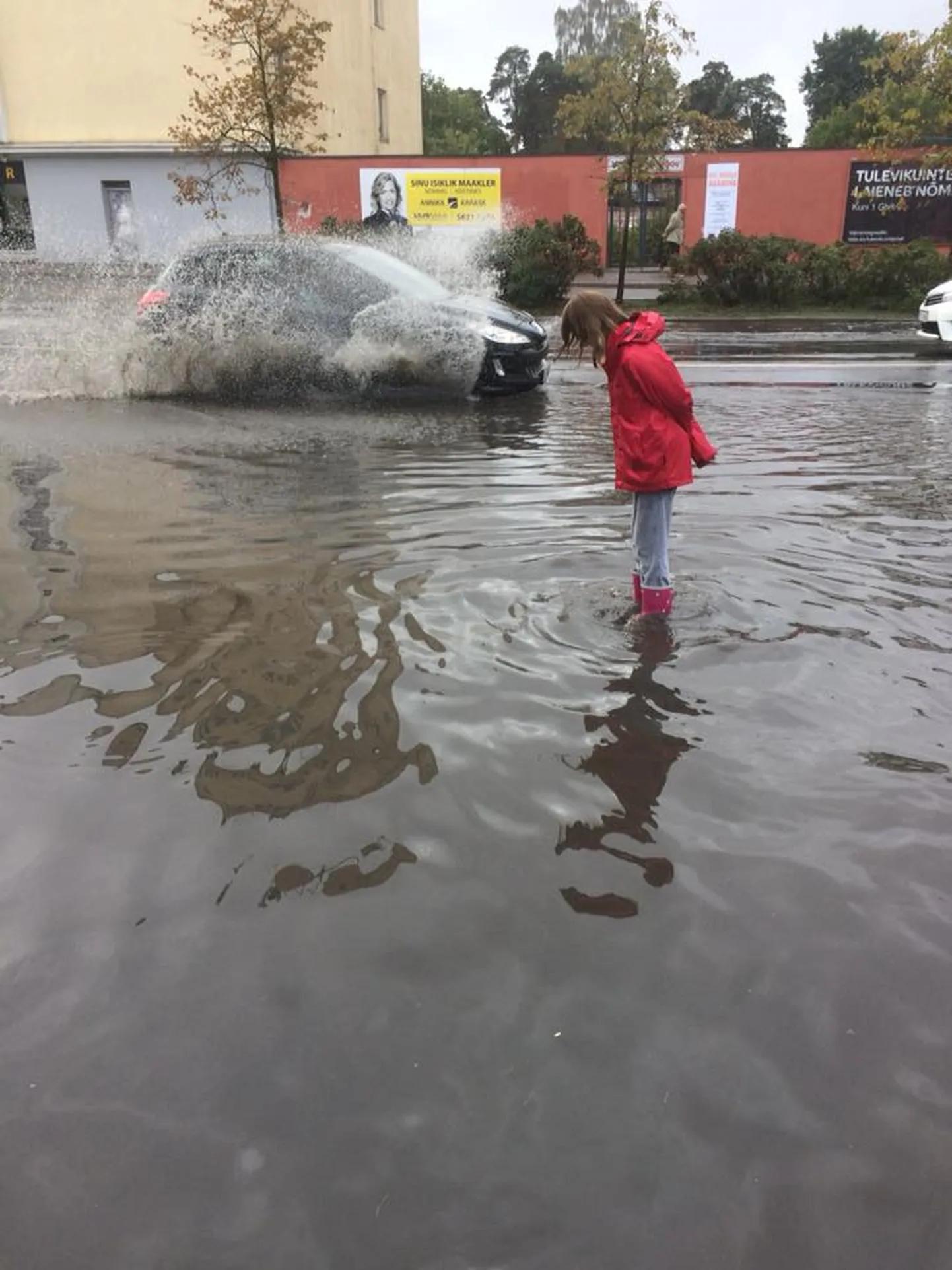 На перекрестке в Нымме случился потоп.