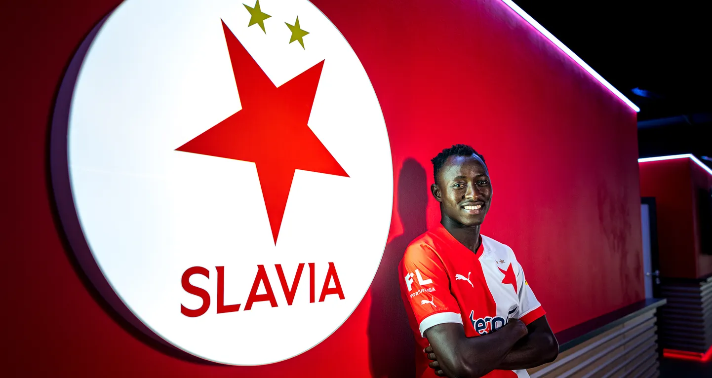 Ebrima Singhateh vahetas Paide linnameeskonna särgi täna Tšehhi klubi Praha Slavia särgi vastu.