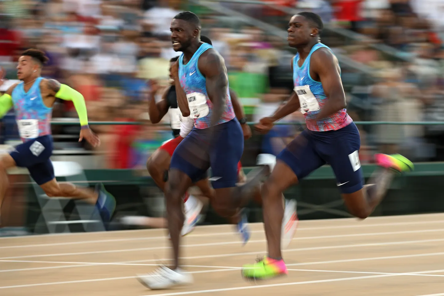 Justin Gatlin (keskel) alistas USA meistrivõistlustel noore väljakutsuja Christian Colemani (paremal).