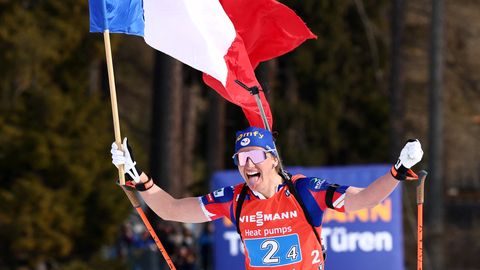 Desmitkārtējā pasaules čempione biatlonā par zādzībām komandā saņem diskvalifikāciju