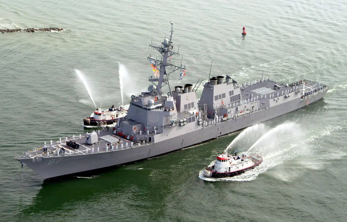 USS Mason on viimastel nädalatel olnud korduvalt raketirünnakute sihtmärgiks.