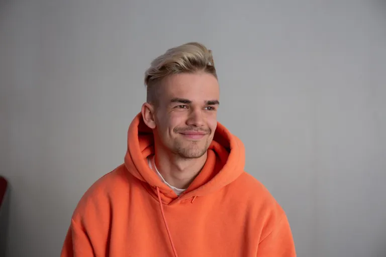Päeva peaesineja on Viljandist pärit produtsent, DJ ja artist Hans Noormets artistinimega Rozell.