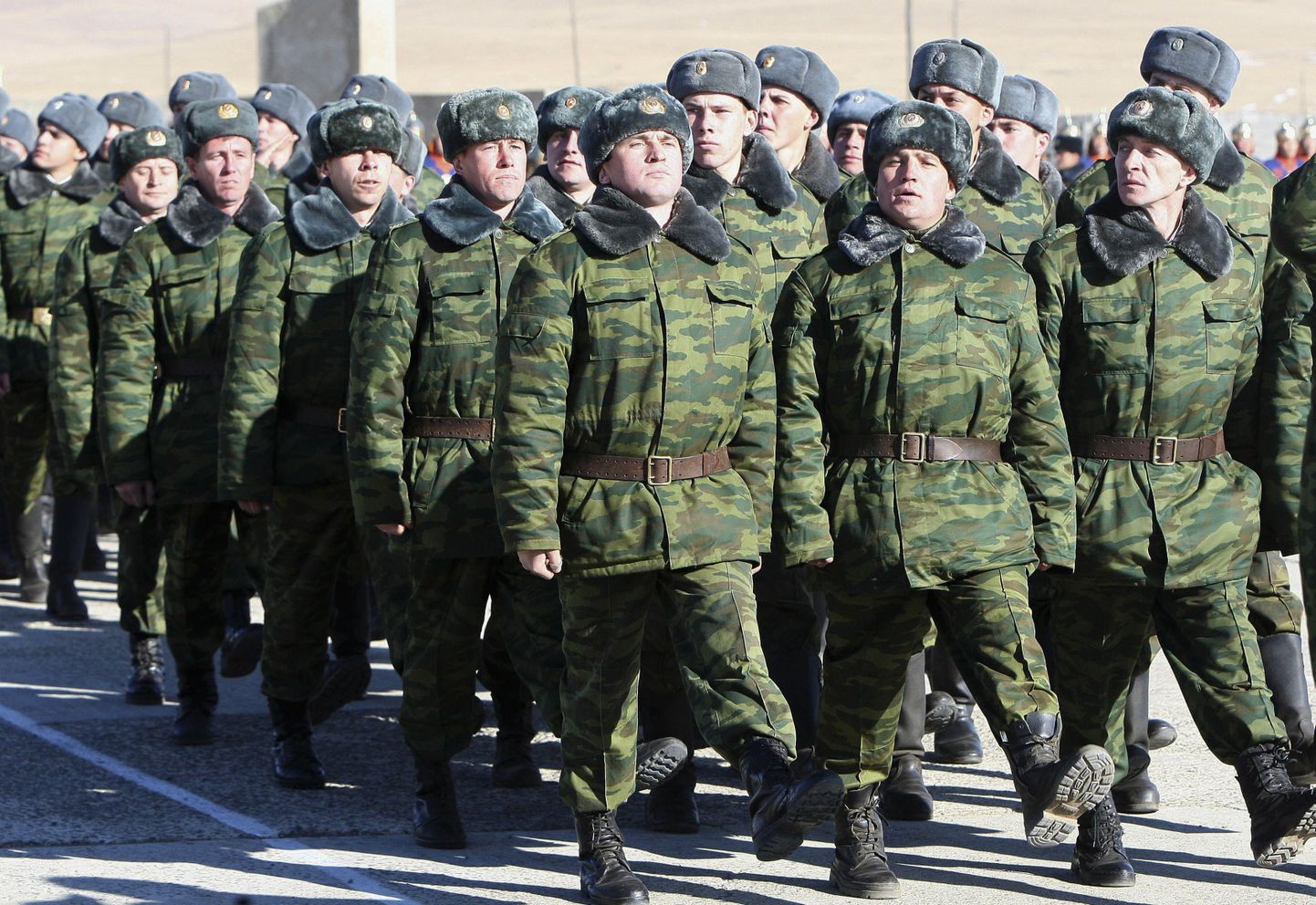Vene sõjaväelased nn vana vormiriietusega