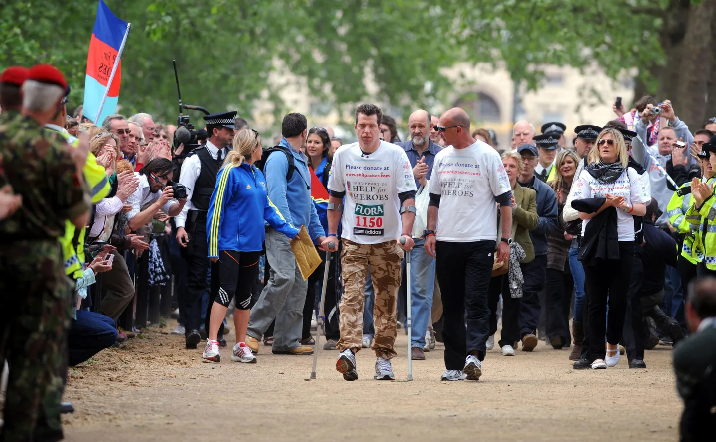 Phil Packer maratoni lõpetamas