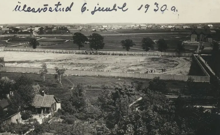 Selline nägi Rakvere staadion välja 90 aastat tagasi.