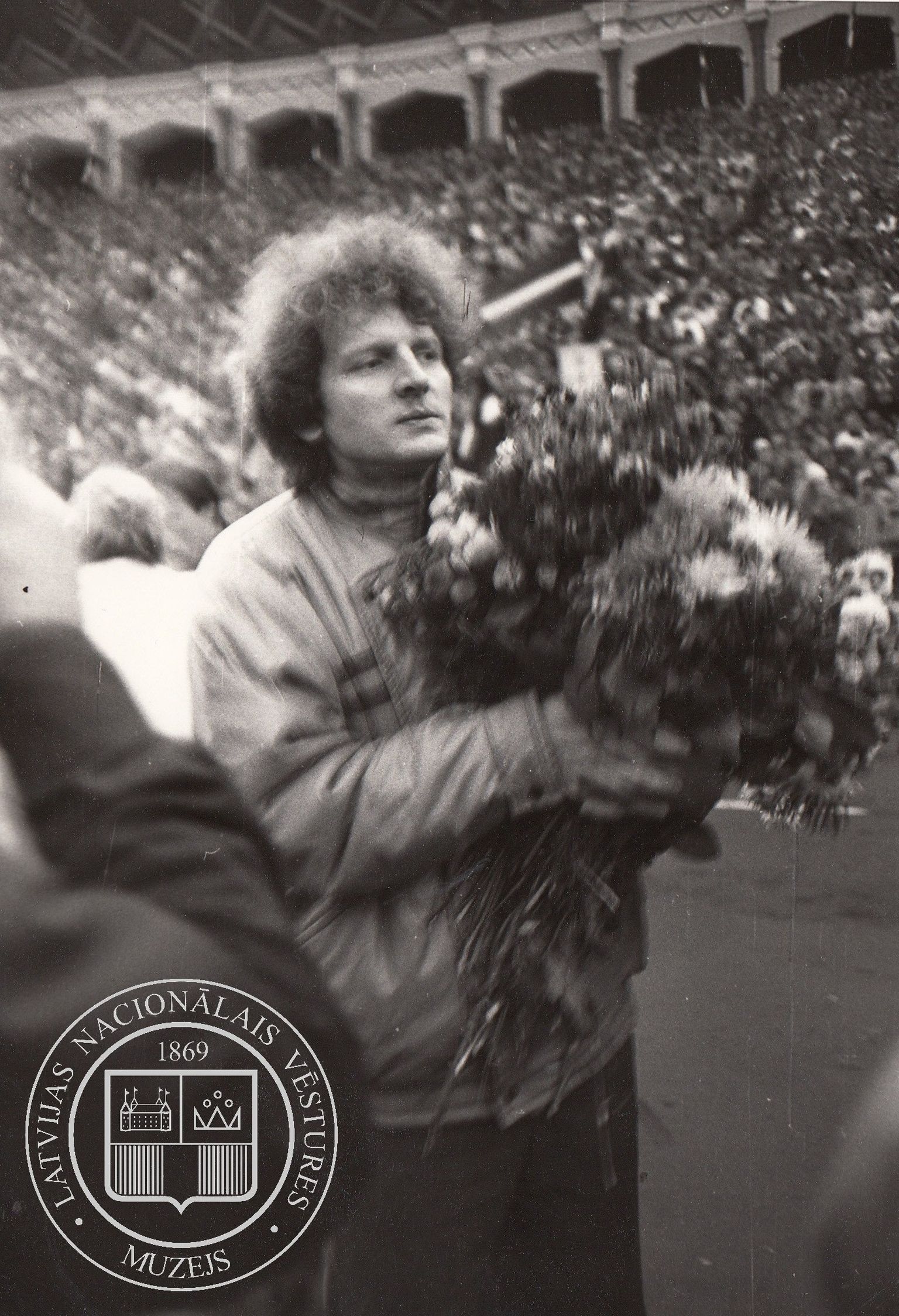 Dainis Īvāns. Tautas manifestācija Par tiesisku valsti Latvijā. Mežaparks, 7.10.1988. Fotogrāfs nezināms.