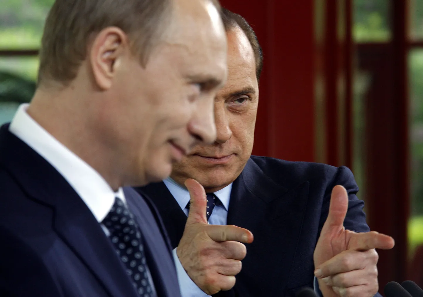 Silvio Berlusconi (paremal) ja Vladimir Putin mullu aprillis Porto Rotondos.