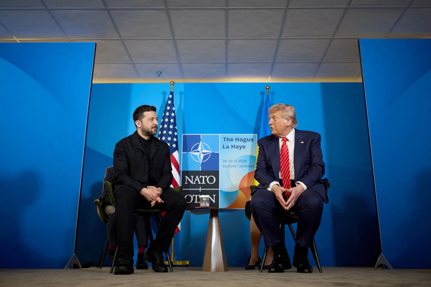 Встреча Владимира Зеленского и Дональд Трампа в Гааге.