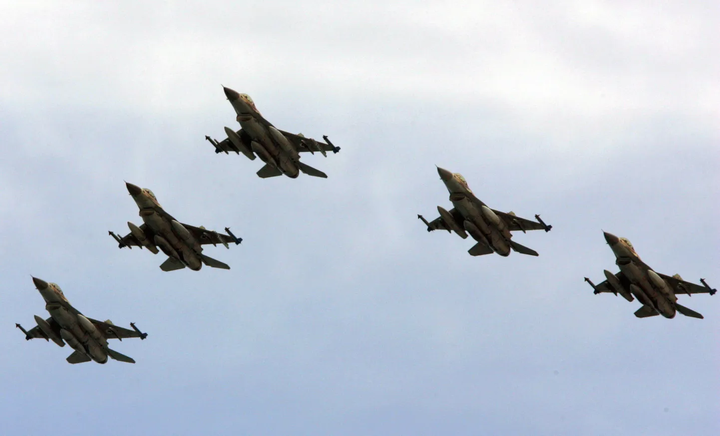 F-16 hävitajad.