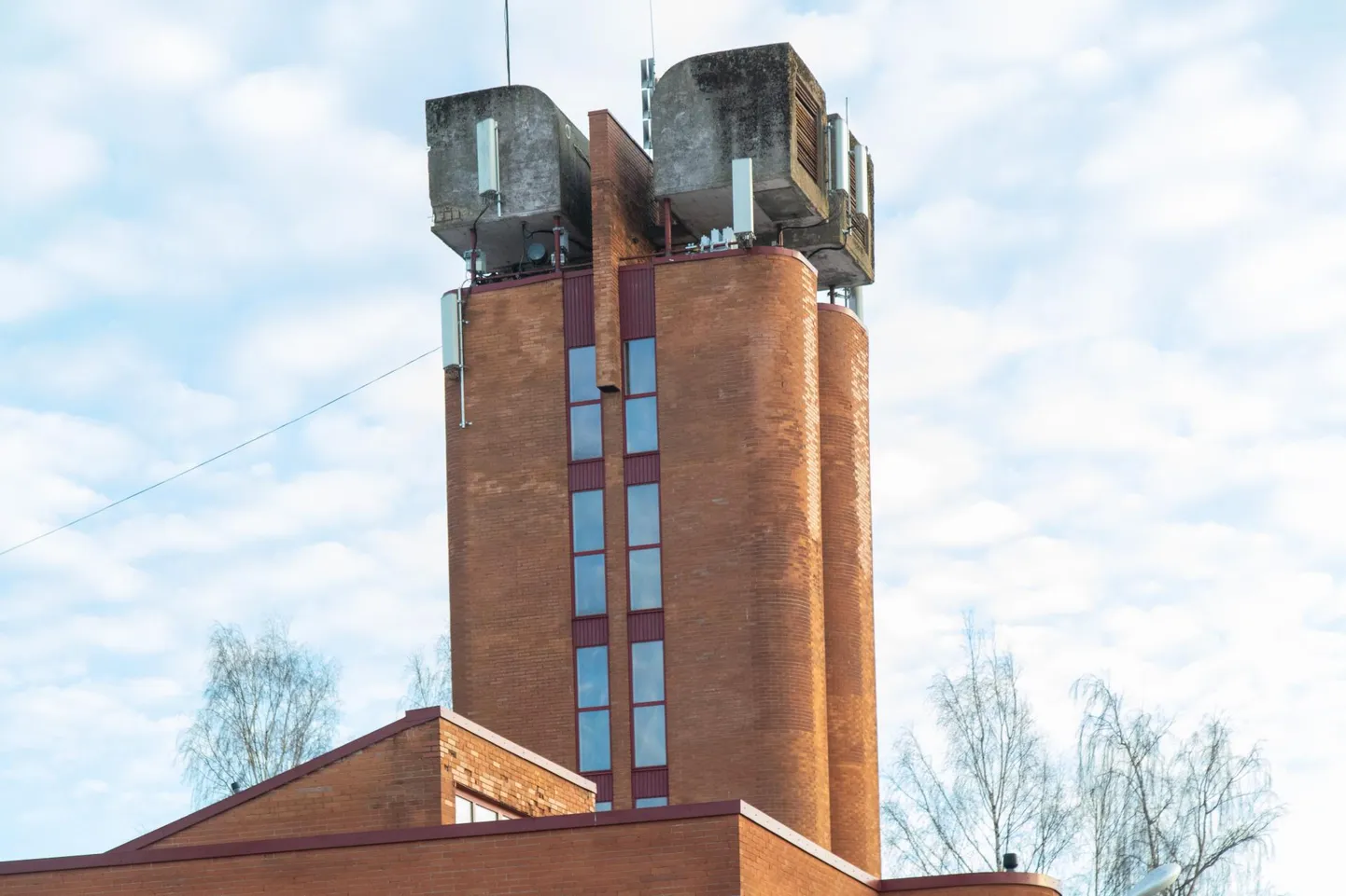 Viljandisse paigutatud sireen oli 2023. aastal esimene seade üle-eestilisest võrgustikust, mille abil saab inimesi kiirelt ohu eest hoiatada.