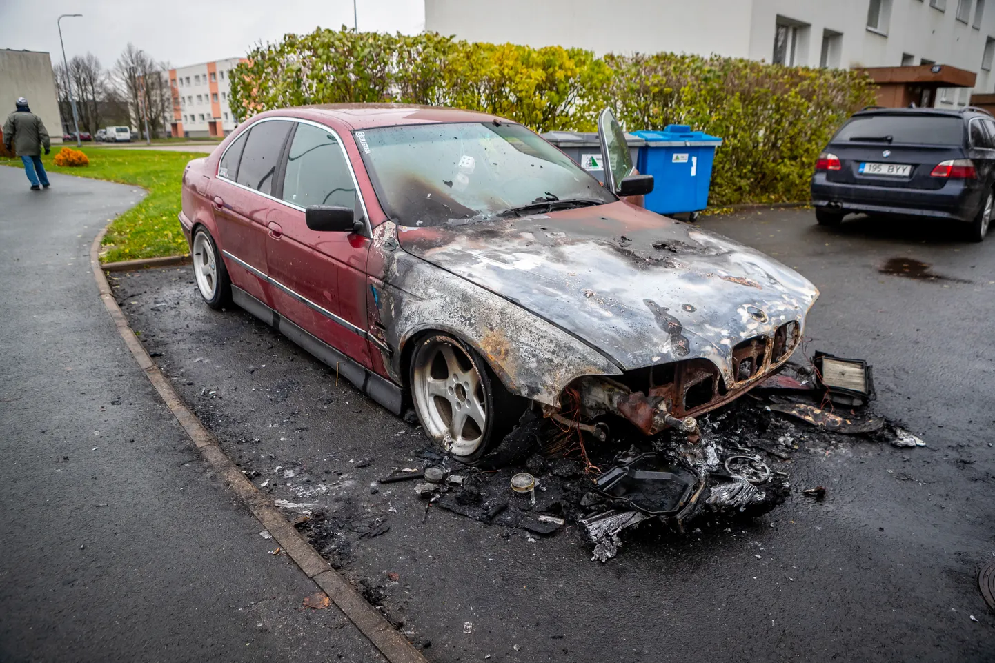 Сгоревший BMW.