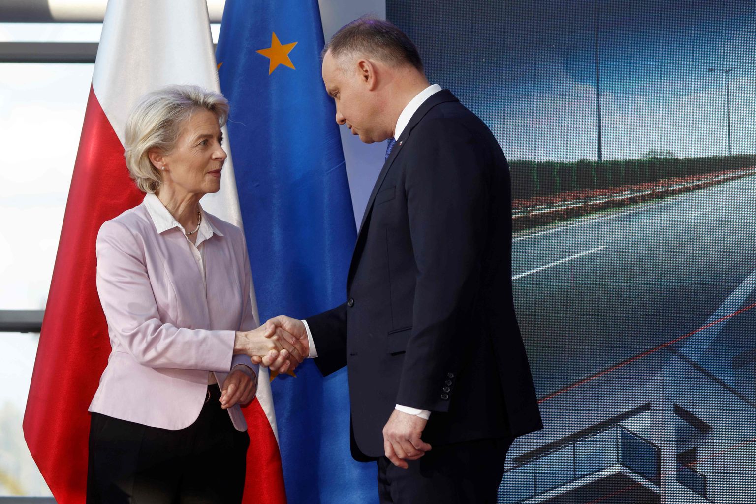 Euroopa Komisjoni president Ursula von der Leyen ja Poola riigipea Andrzej Duda.