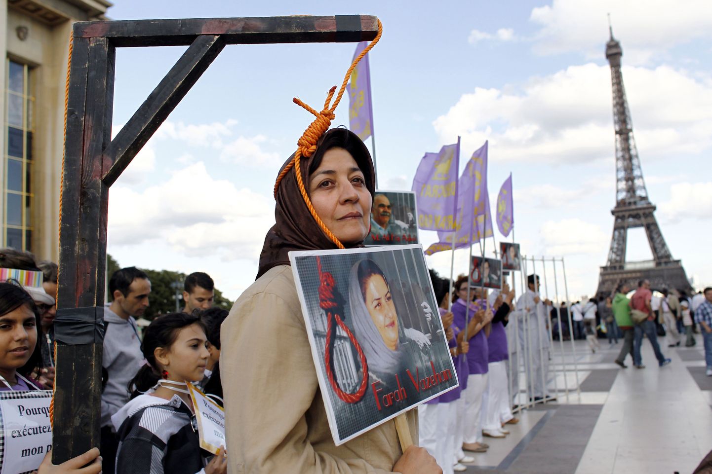 Meeleavaldus surmamõistetud Sakineh Mohammadi-Ashtiani toetuseks Pariisis.