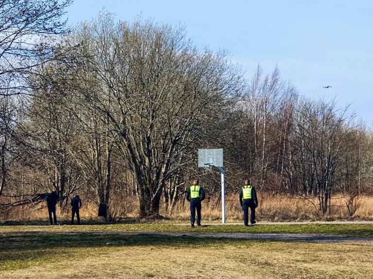 Politsei kutsus drooni abiga kossumängijad korrale.
