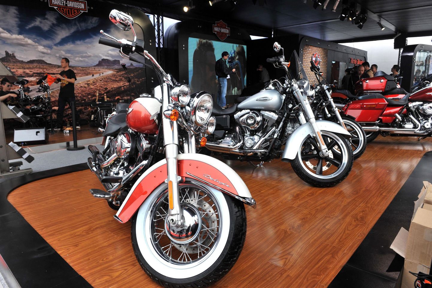 Harley-Davidsonilt kõva kevadine kiirendus.