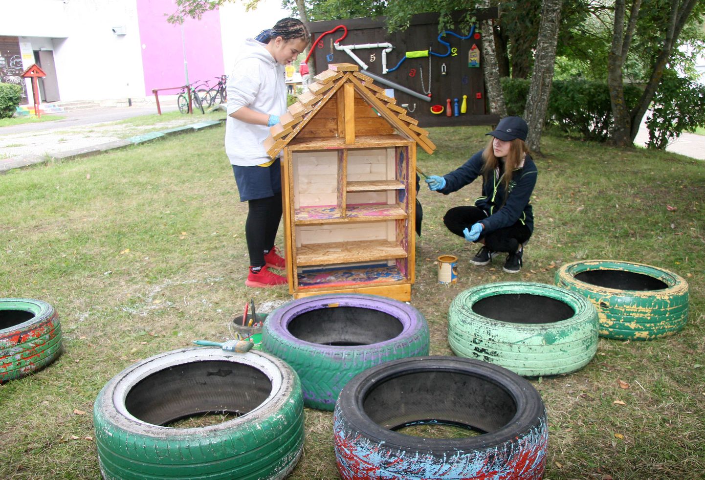 Kohtla-Järve noortekeskuse korraldatavad suvised töö- ja puhkelaagrid on koolilaste seas populaarsed.