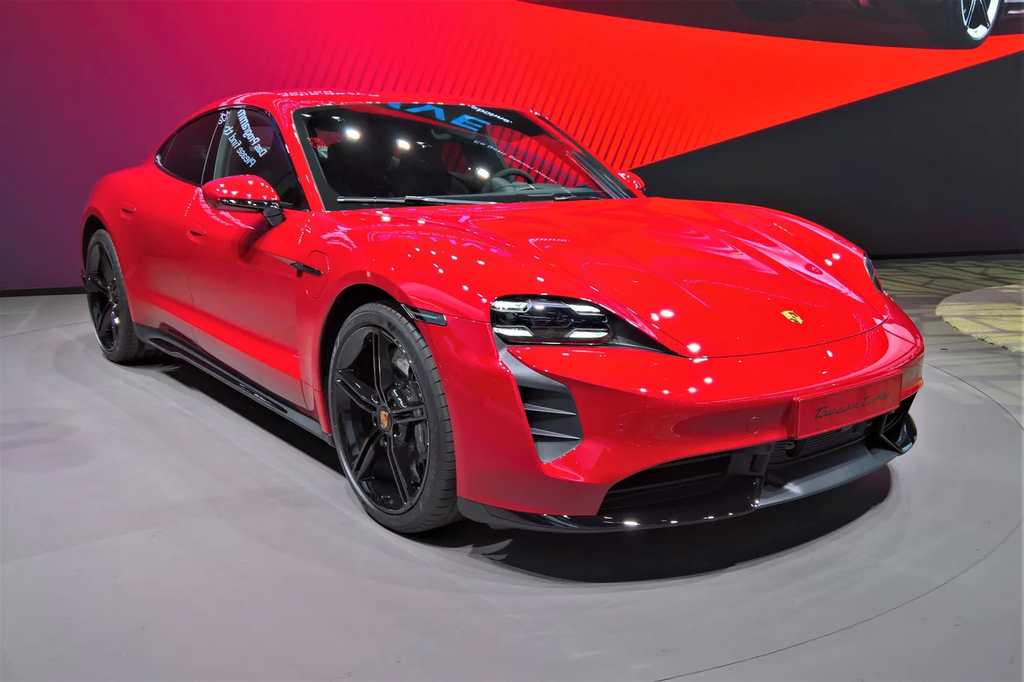 Porsche Taycan.