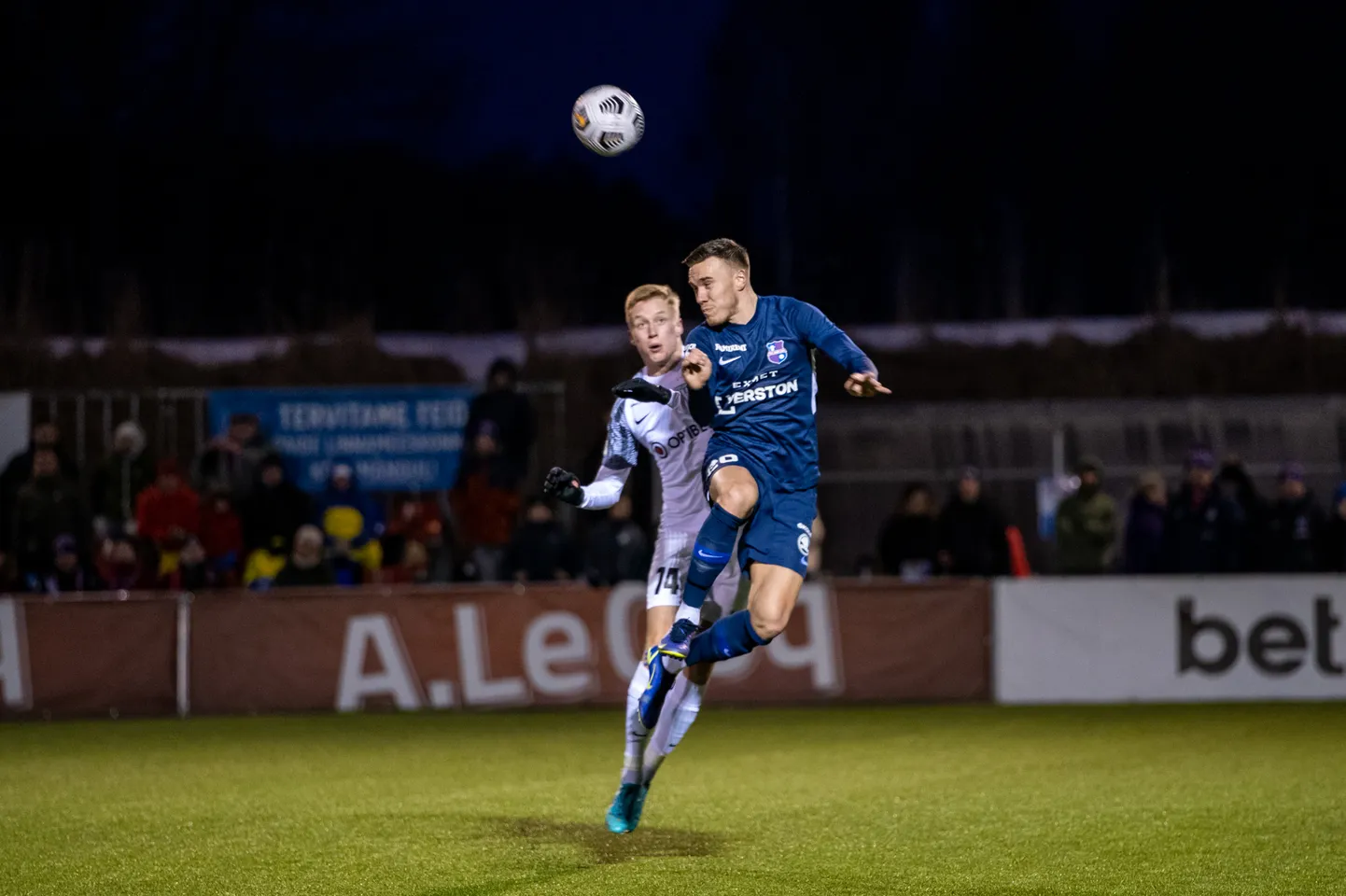 Paide Linnameeskond ja Tallinna FC Flora kohtumine Paide kunstmurustaadionil lõppes kodumeeskonna 1:2 kaotusega.