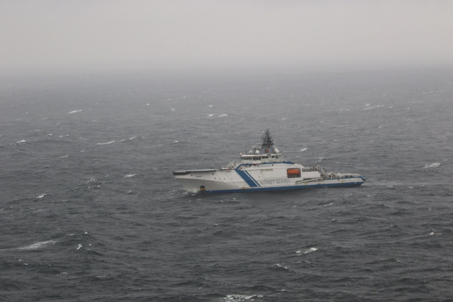 Soome piirivalve patrull-laev Turva Eesti-Soome gaasijuhtme vigastuskoha lähistel.