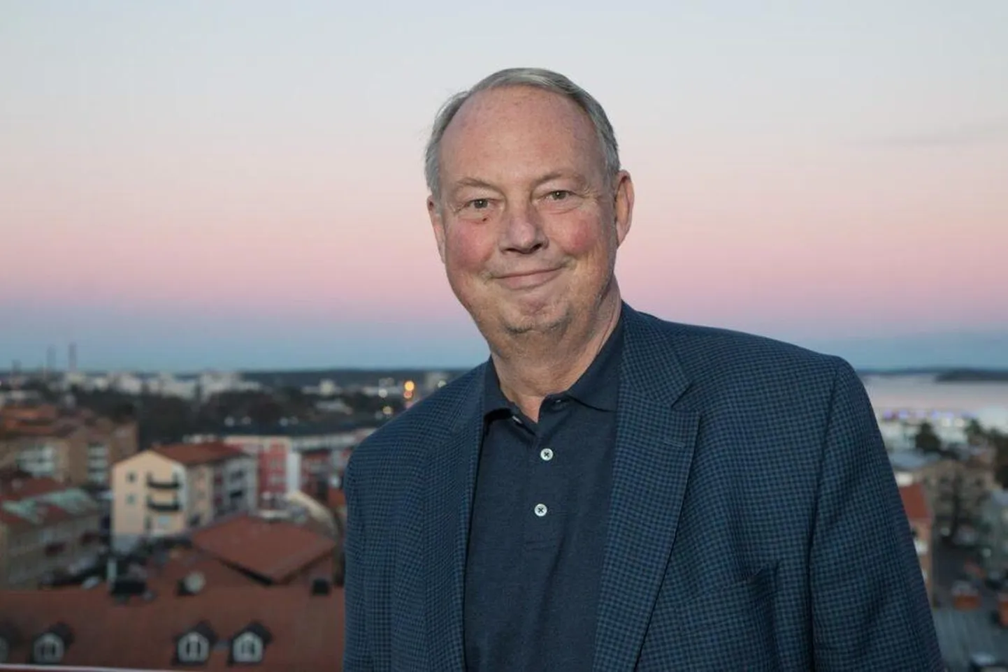 Pea kõigil fotodel muhedalt naeratav Harry Bouveng oli pikalt opositsioonipoliitik. 2018. aastal läks võim omavalitsuses tema juhitavale ­koalitsioonile.