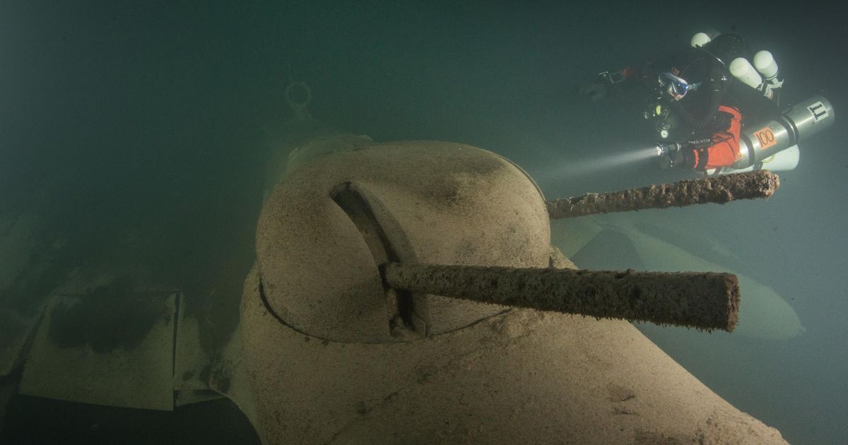 Обломки самолета рассказывают старую героическую историю