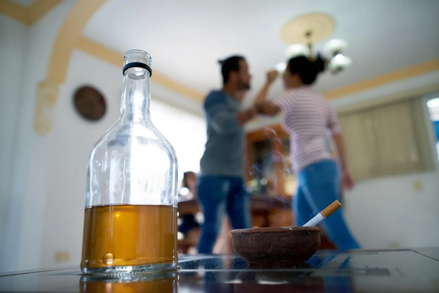 Perevägivalla juhtumite arv tavatseb mitmekordistuda pikemate pühade ajal, mil süüdlaseks sageli alkohol.