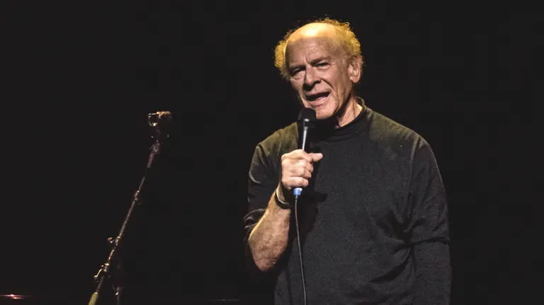 Art Garfunkel sõimas 2015. aasta intervjuus oma kunagist parimat sõpra Paul Simonit idioodiks, kes tahtis bändi ära lõhkuda just siis, kui Simon & Garfunkel oli tippu jõudnud.