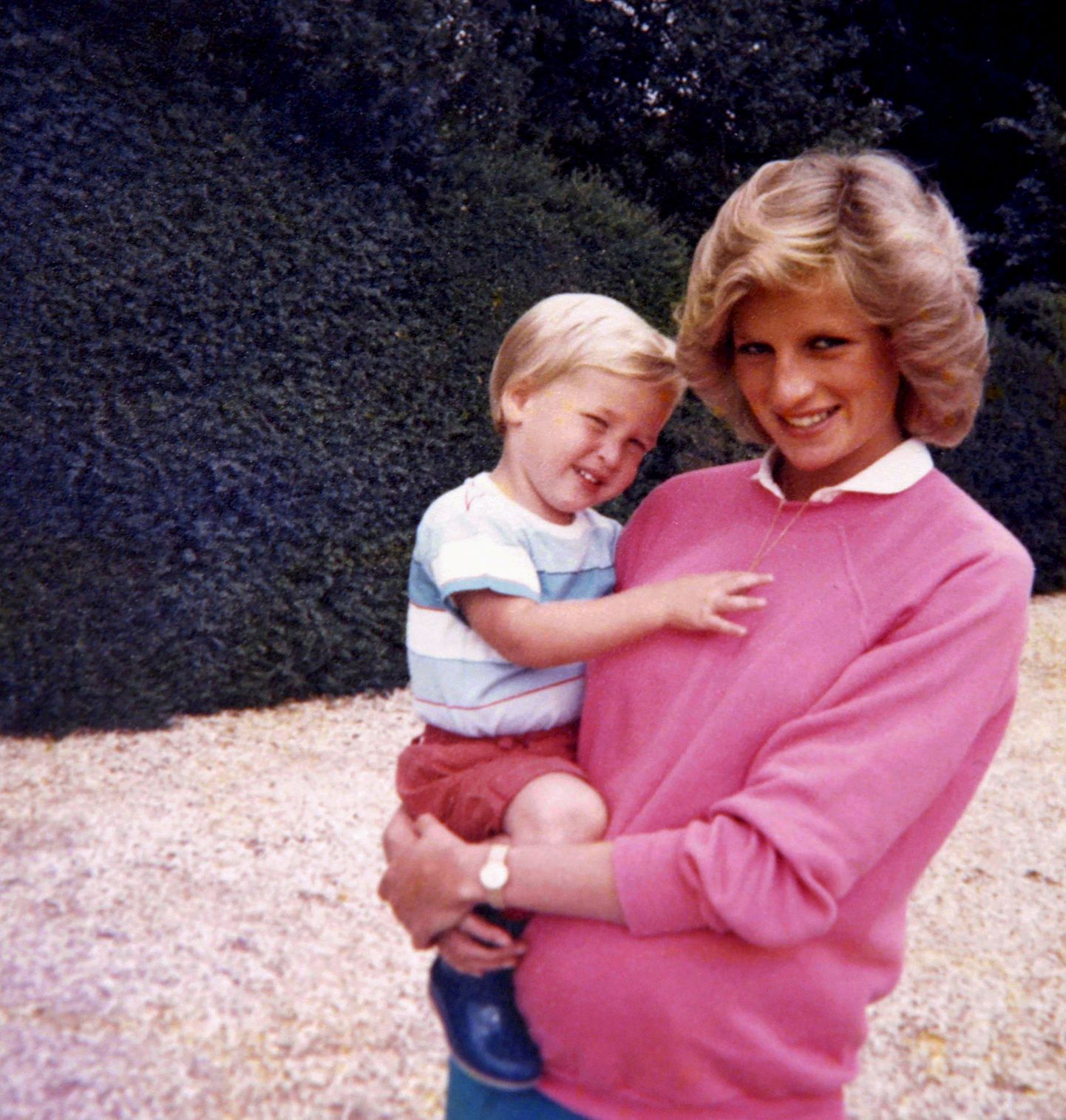 Noor prints William koos varalahkunud ema Dianaga.