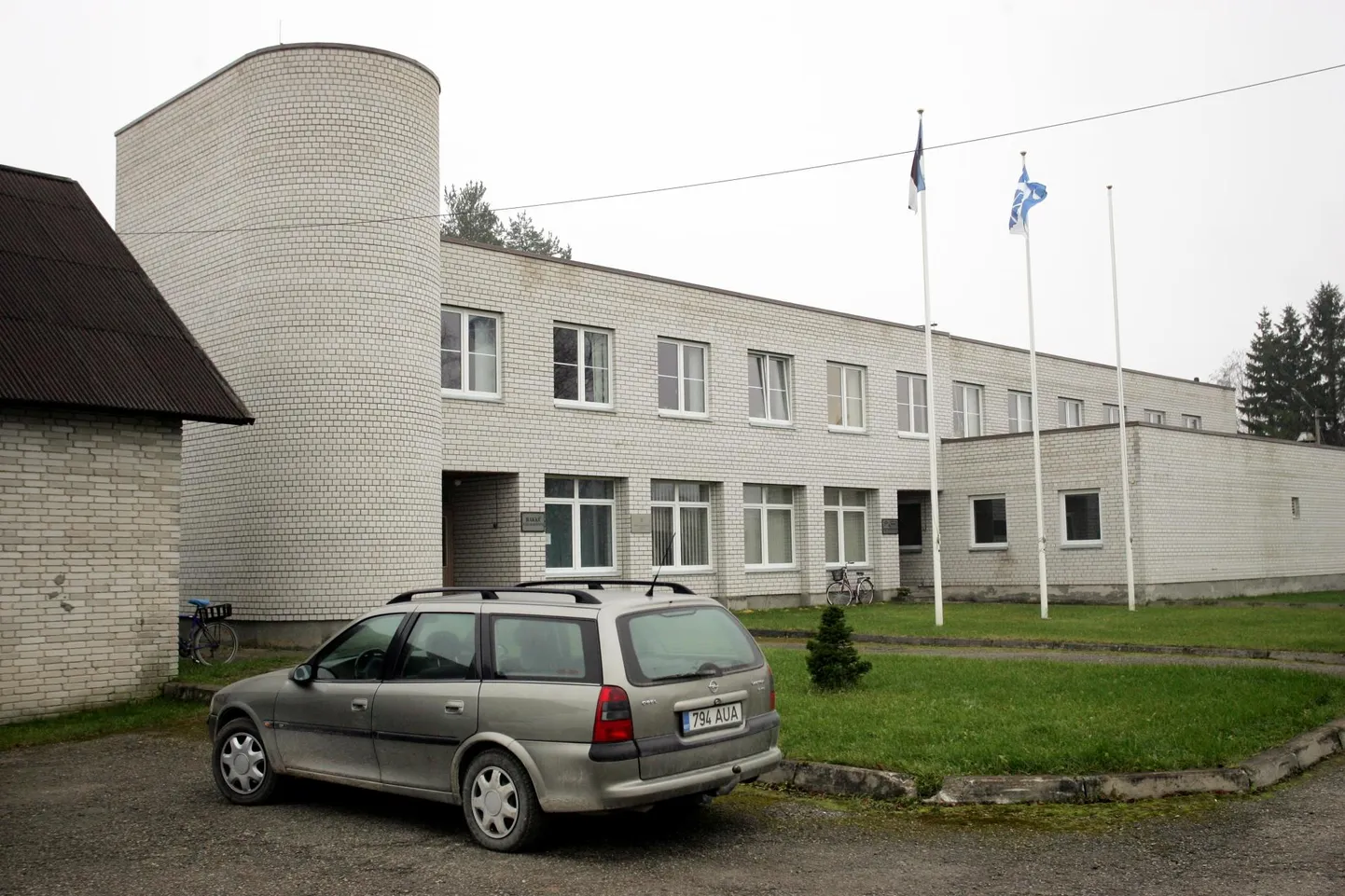 Endises Rakke vallavalitsuse majas asuv kultuurikeskus plaanitakse viia üle lokaalsele küttele.