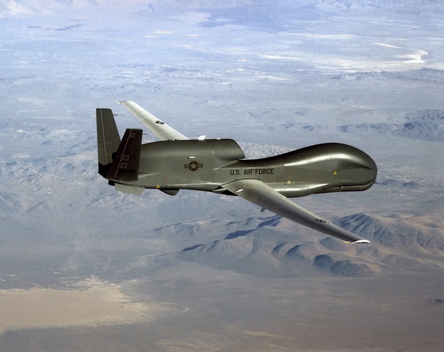 USA õhujõudude seire- ja luuredroon RQ-4 Global Hawk.